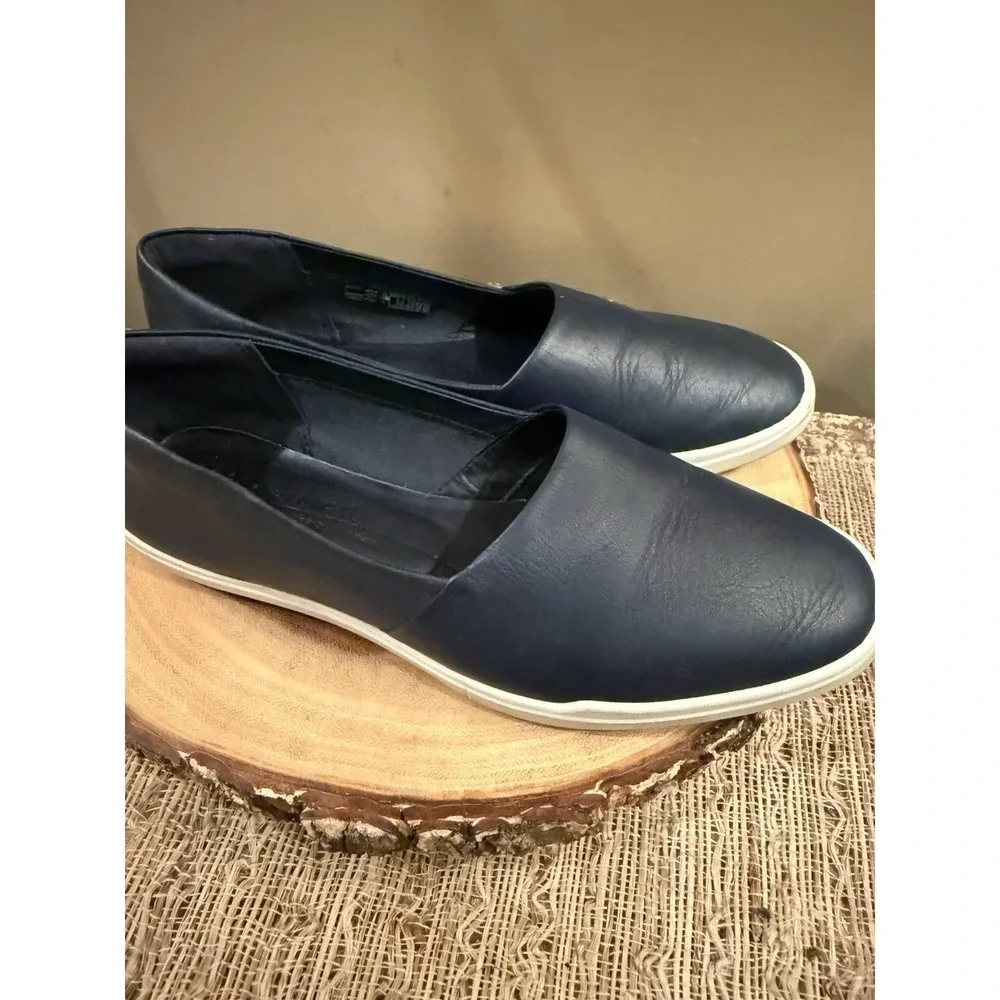 Ecco Women's Simpil Navy Leather White Loafer Shoes Women's Size 37 -6.5